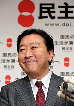 野田首相は、党内融和より国民との融和を