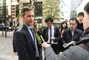 「自由の危機」に直面する日本メディア