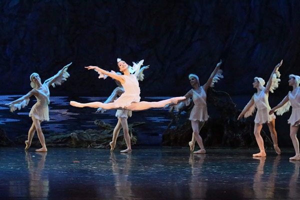 モスクワ国際バレエで金ダブル受賞の快挙