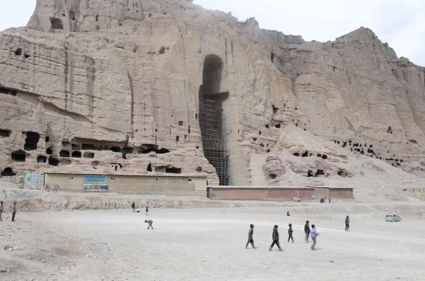 アフガニスタンのバーミヤン大仏、再建か否か