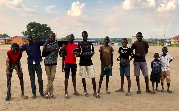 危険地・南スーダンで初めての野球教室が始まった