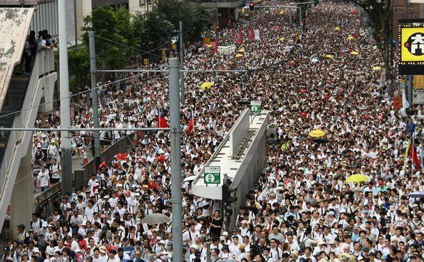 香港デモ　中国はなぜ「譲歩」を認めたのか