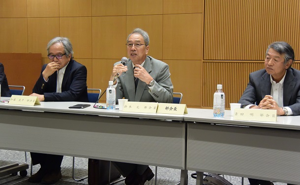 福島県が設置した「県民健康調査」検討委員会「甲状腺検査評価部会」は、「現時点の判断」として、これまで見つかったがんと、被曝の間に関連は認められないとする見解を発表した＝2019年6月3日、福島市