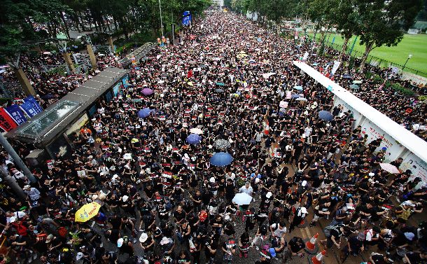 香港200万人デモにお母さんたちが参加したわけ - 姫田小夏｜論座アーカイブ