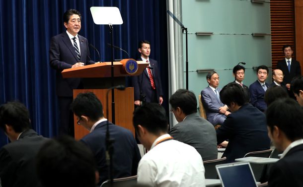 安倍首相が掲げる「年金増額」の真相