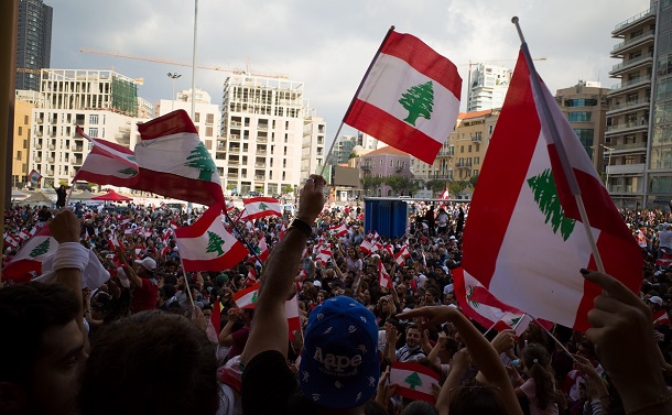 大爆発後のレバノンは新たな感染拡大と政治危機に