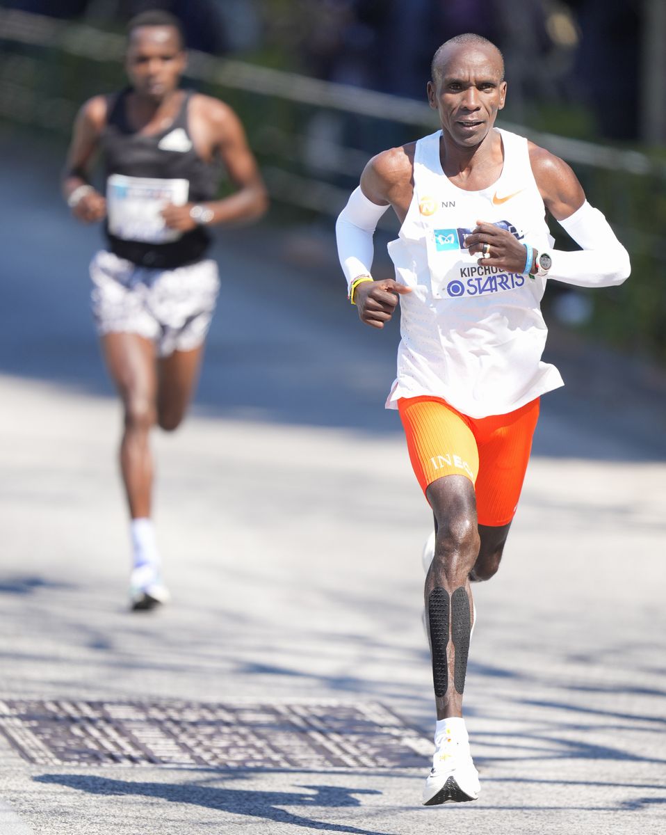 証拠写真付き・直筆　サインエリウド・キプチョゲマラソン写真サイン入り伝説ランナー 証拠写真付き・直筆 サインエリウド・キプチョゲマラソン写真